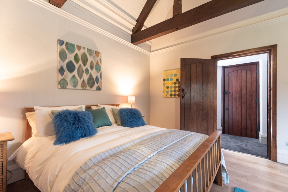 Three Mountains Luxury Retreats- The Herbert Suite