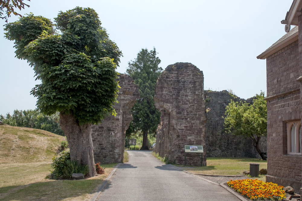 Three Mountains Luxury Retreats Abergavenny Castle